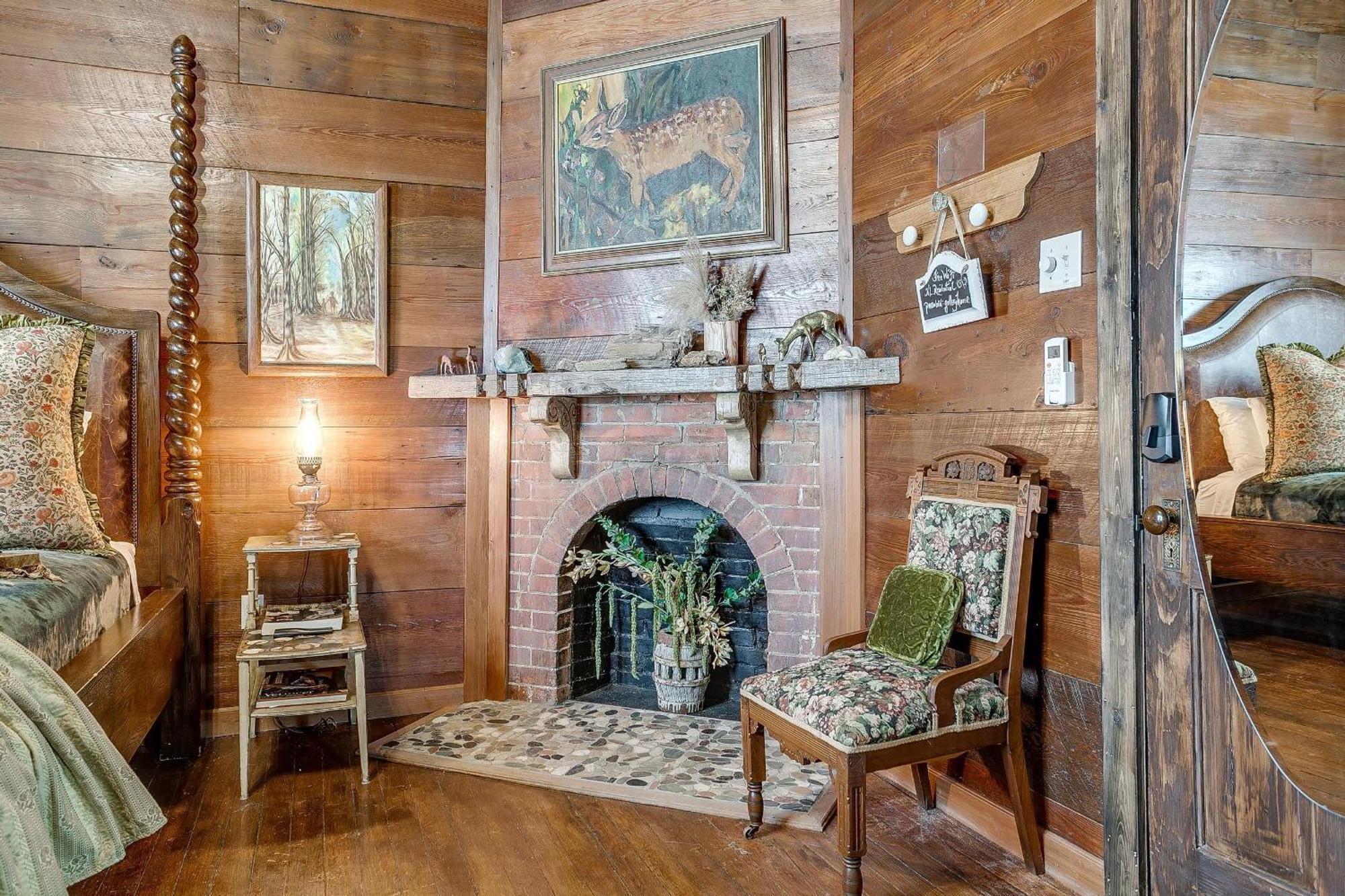 The Gallery House Boutique Hotel スティーブンビル エクステリア 写真