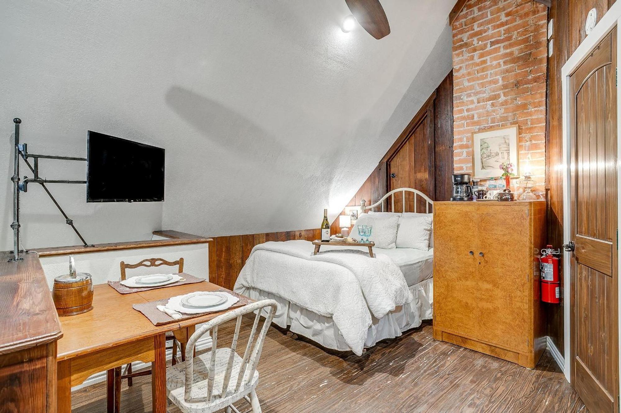 The Gallery House Boutique Hotel スティーブンビル エクステリア 写真