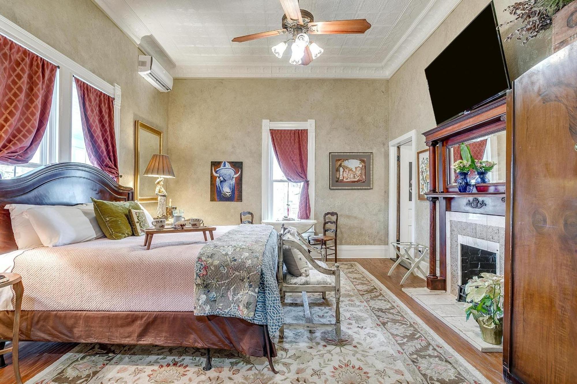The Gallery House Boutique Hotel スティーブンビル エクステリア 写真